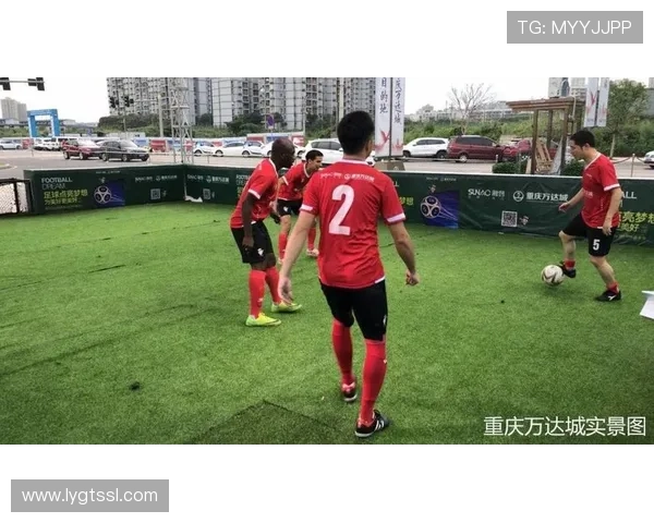 冬季足球明星男款装备推荐助你在寒冷天气中尽情挥洒激情与活力