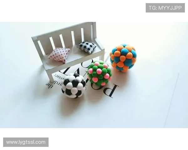 创意手工:足球明星粘土画框制作全攻略,轻松打造个性艺术作品 创意手工:足球明星粘土画框制作全攻略,轻松打造个性艺术作品